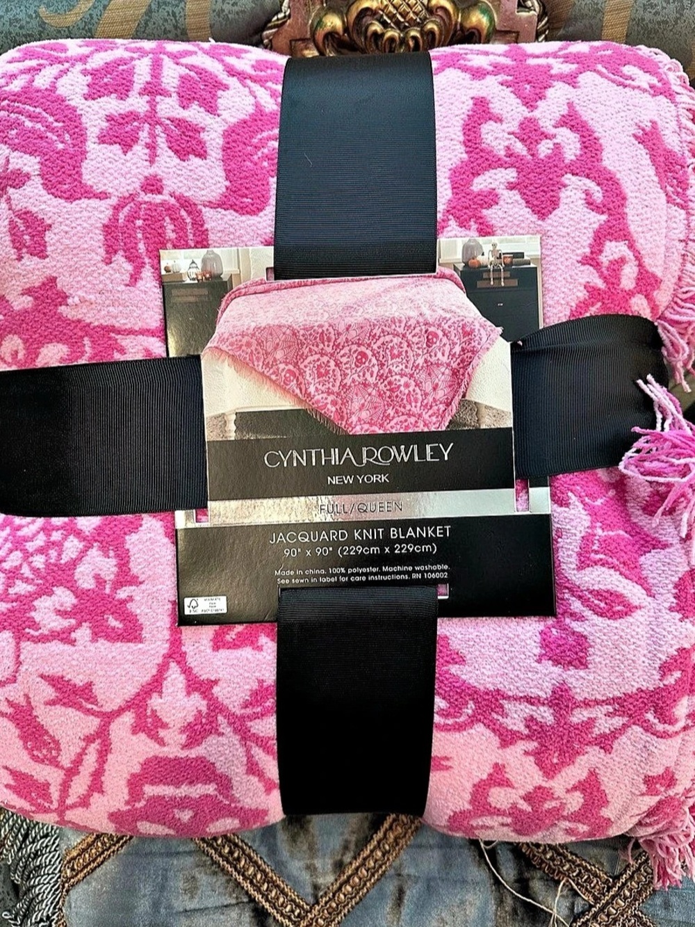 Cynthia Rowley Jacquard Knit Blanket Pink & White Floral full/queen 90x90” new
